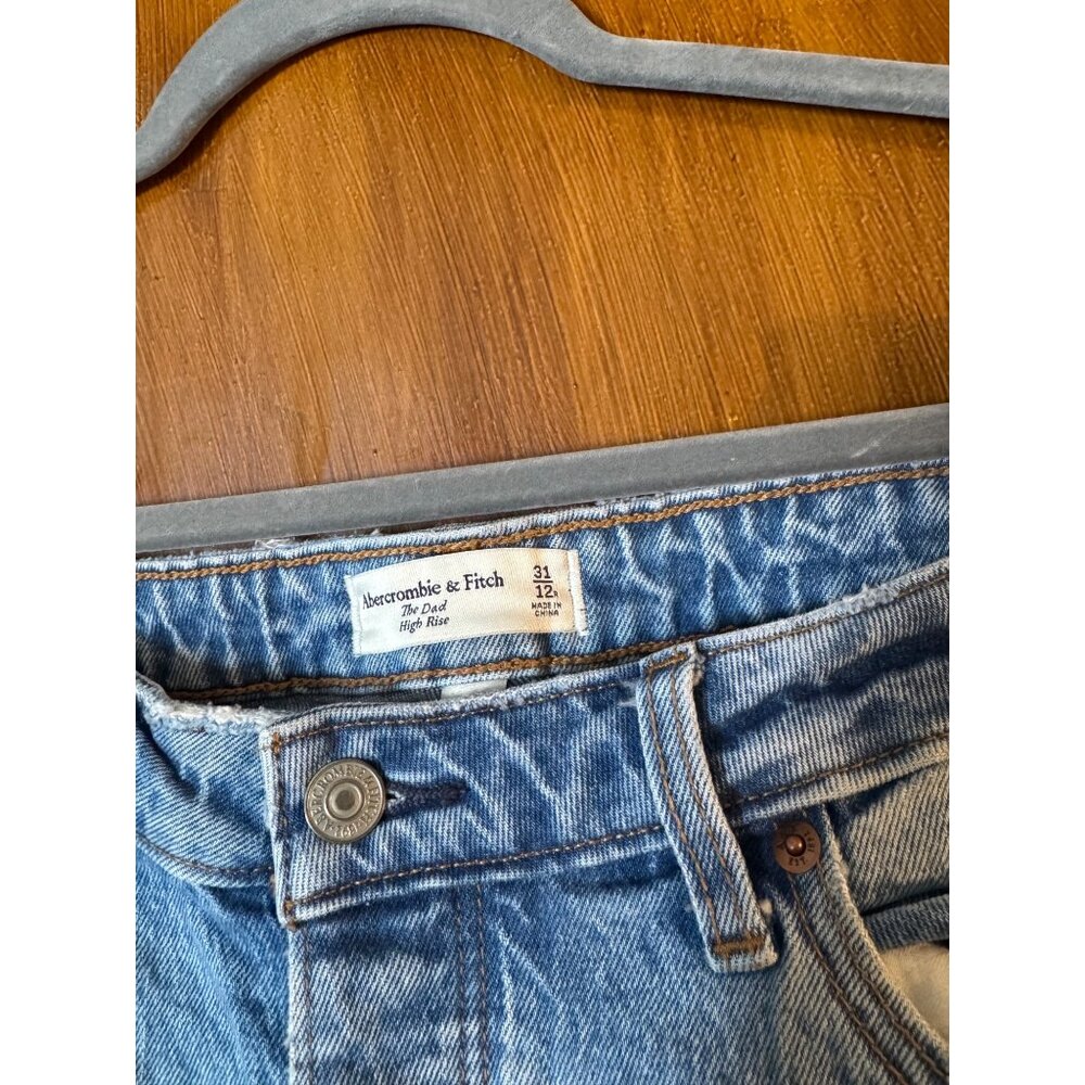Abercrombie & Fitch “The Dad High Rise” Jeans Light Wash Women’s Size 31 - Picture 4 of 5